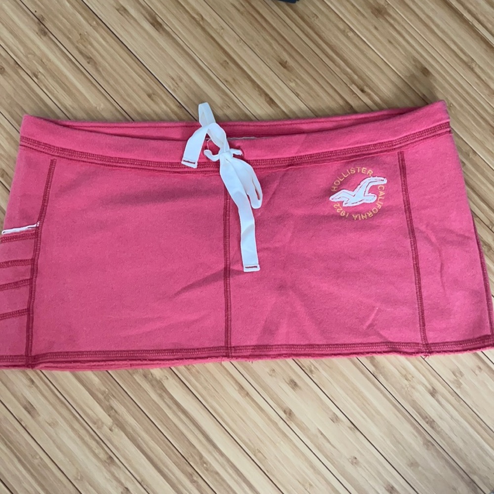 Hollister mini skirt